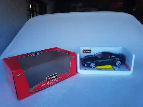 Bburago 1/18 Aston Martin V12 Vanquish