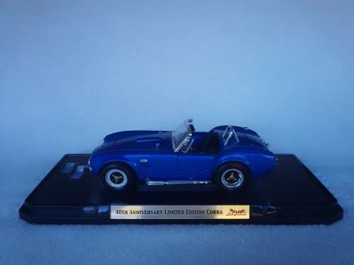 Road Signature 1/18 1964 Shelby Cobra 427 S/C 40th Anniversary Edition