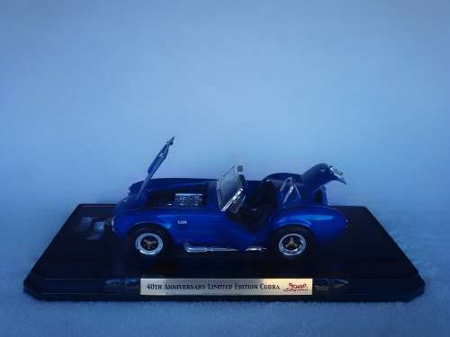 Road Signature 1/18 1964 Shelby Cobra 427 S/C 40th Anniversary Edition