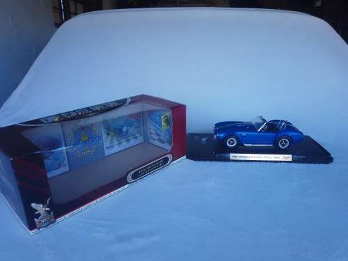 Road Signature 1/18 1964 Shelby Cobra 427 S/C 40th Anniversary Edition