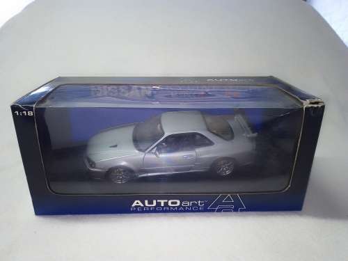 AUTOart 1/18 Nissan Skyline R34 GTR