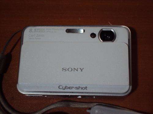 Sony Cybershot DSC-T2 Camera