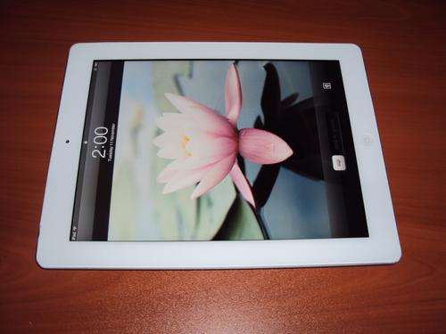 Apple iPad 16GB - White