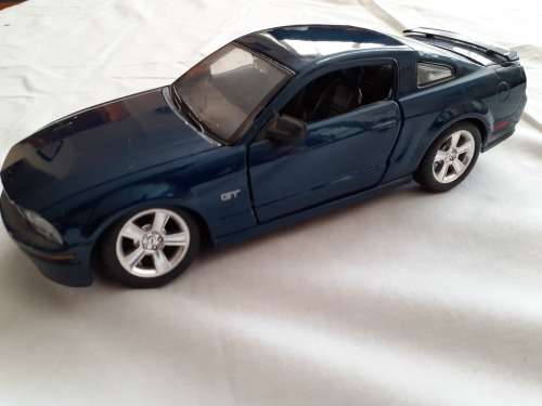 2006 Ford Mustang GT Car Maisto Scale 1/24