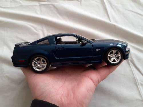 2006 Ford Mustang GT Car Maisto Scale 1/24