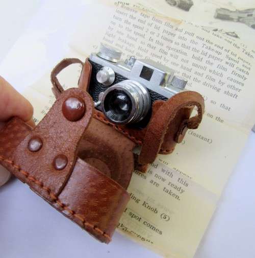 RARE MINIATURE SPY CAMERA COMPLETE WITH LEATHER HOLDER & LENSE + INSTRUCTIONS~VALUE US$300