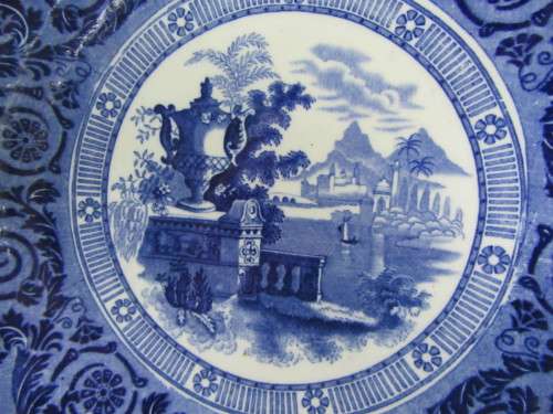 DESIRABLE ANTIQUE C1918 ETRUSCAN FLOW BLUE CABINET PLATE NO DAMAGES