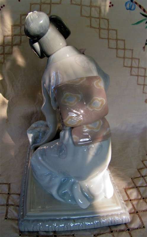 LLADRO FIGURINE ORIENTAL LADY ARRANGING FLOWERS~AMAZING DETAIL VGC