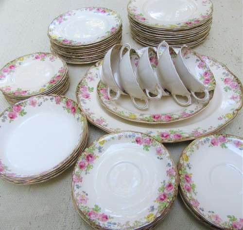 WOW LARGE 55 PIECE VINTAGE 1939/40 ENGLISH ROSE D6071 ROYAL DOULTON SET VALUE R6500.00