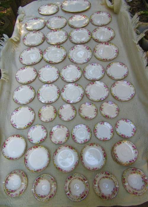 WOW LARGE 55 PIECE VINTAGE 1939/40 ENGLISH ROSE D6071 ROYAL DOULTON SET VALUE R6500.00