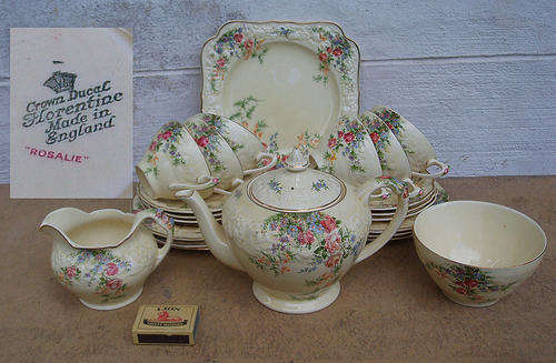 LAST OF THIS RARE FULL 23 PCE CROWN DUCAL~FLORENTINE~ROSALIE PATTERN TEA SET~INCL T/POT
