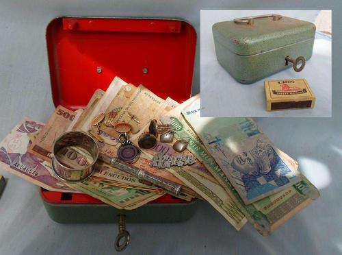 LOCKABLE MINIATURE STRONG BOX~FULL OF ANTIQUE TREASURE~9CT GOLD & SILVER