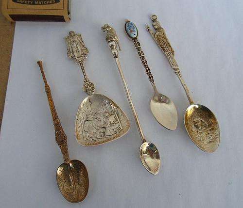 5 INTERESTING COLLECTABLE CRESTED SPOONS AND OTHER USEFUL SPOONS
