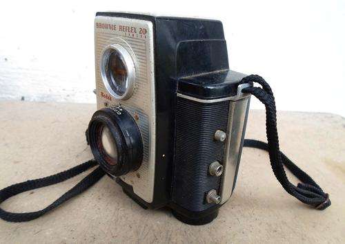 VINTAGE KODAK BROWNIE REFLEX 20 CAMERA