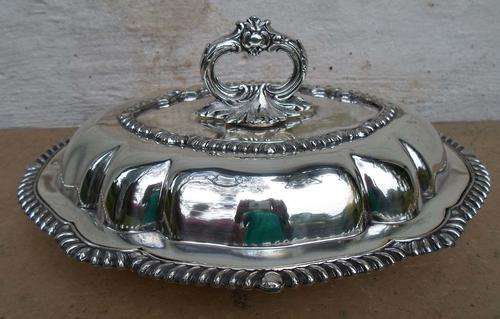 ANTIQUE LIDDED GUADROON EDGE~ORNATE DETACHABLE HANDLE~VEG TUREEN