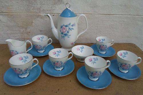 LOVELY RETRO ERA 1960'S COMPLETE ROYAL ALBERT ROSES 16 PCE SORRENTO SET
