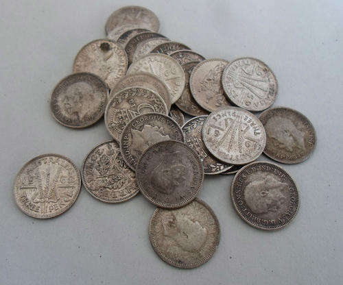 28 MOSTLY SILVER OLD 3 PENCE PIECES~38.9 GRAMMES