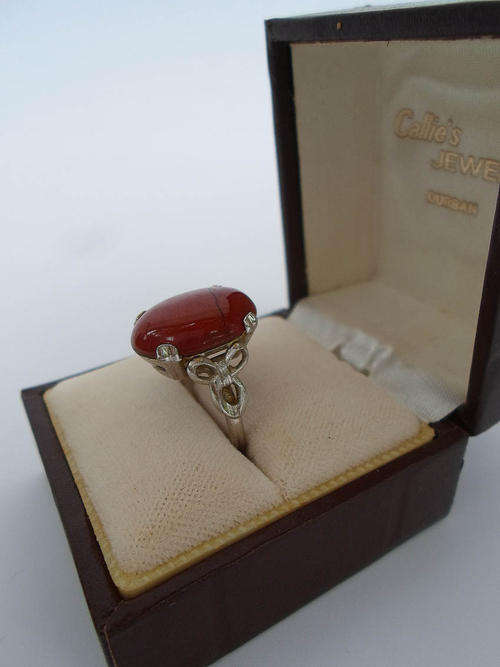 LOVELY VINTAGE RED JASPER DRESS RING SET IN STERLING SILVER~18MM