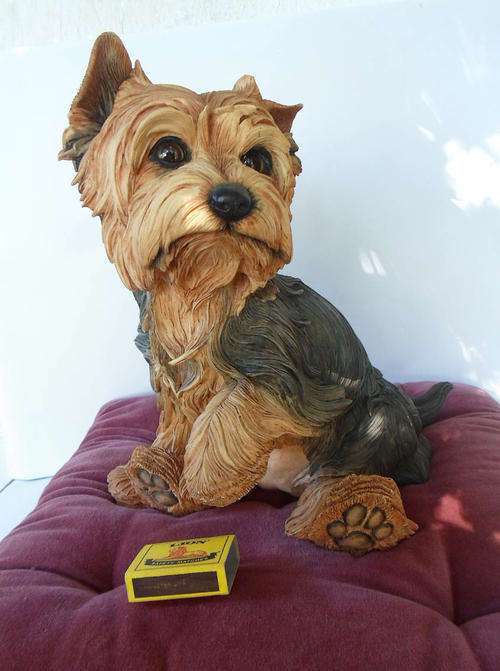 INCREDIBLE LIFE LIKE~LIFE SIZED COUNTRY ARTISTS "PUPPY LOVE" SITTING YORKIE~WOW!!