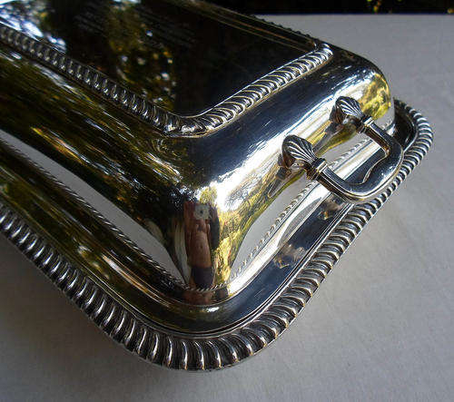 VINTAGE SILVER PLATED GAROONED EDGE VEGETABLE TUREEN~EXCELLENT CONDITION NO WEAR TO PLATE