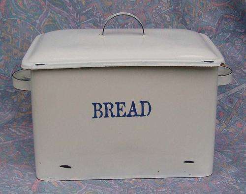 CRAZY R1 SALE~ENAMEL BREAD TIN~TWIN HANDLE~LID~NICE