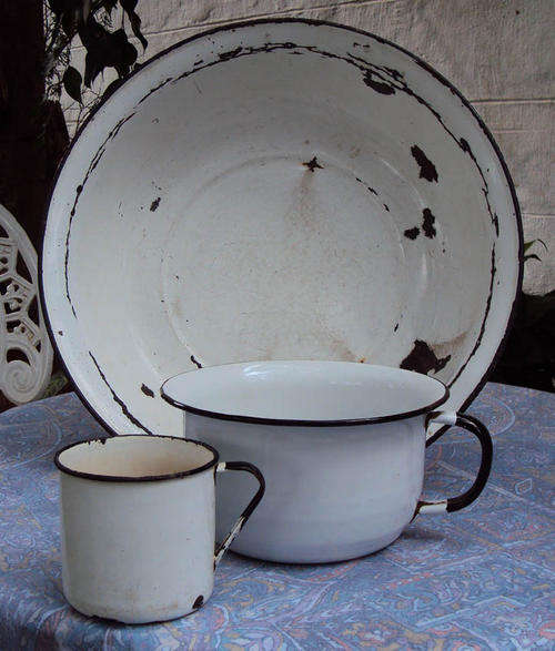 COLLECTION~GENUINE VERY OLD ENAMEL WARES~LARGE BASIN~OLD POTTY(PO)~MUG~R1 START