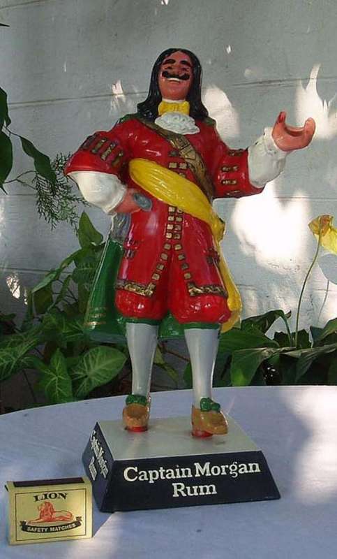 R1 START~NICE VINTAGE CAPTAIN MORGAN RUM~ADVERTISING FIGURE~L@@K