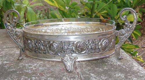 WACKY WED R1 SALE~CHARMING ART NOUVEAU PERIOD~GLASS LINED~TWIN HANDLE~DECORATIVE OVAL~JARDINERE~NICE