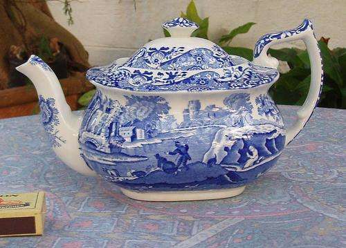 WED R1~STUNNING VINTAGE SPODE ITALIAN~GEORGIAN SHAPE PORCELAIN TEA POT~DESIRABLE!!!
