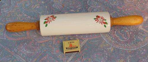 WED R1~NICE VINTAGE~CERAMIC~WOODEN HANDLES~PASTRY ROLLING PIN~NICE CONDITION!!!!