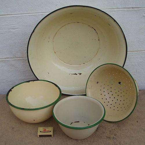 WED R1~COLLECTION OLD ENAMEL WARE BOWLS~RICE COLONDER~COLLECTABLE