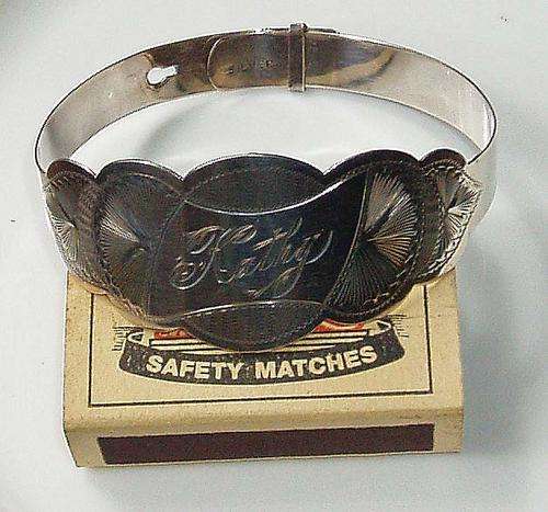 R1 AUCTION~BEAUTIFUL OLD STERLING SILVER BRACELET~ATTRACTIVE CHASED DESIGN