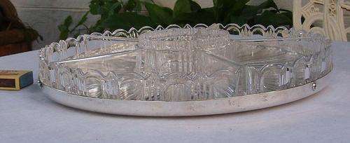 STUNNING LARGE CIRCULAR 7 PCE SHAPED GLASS AND SP SNACK SET~DIVINE ENTERTAINMENT PIECE~POST SA R42