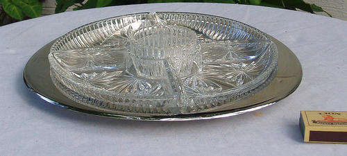NICE RETRO CURVED TRIANGLE SHAPE~GLASS LINED SNACKS TRAY