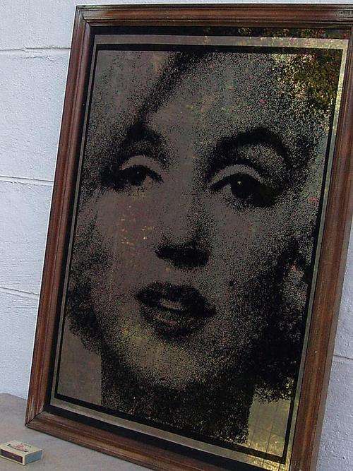 GORGEOUS~VINTAGE MIRROR DISPLAY~DEPICTING FAMOUS ICONIC FIGURE~MARILYN MONROE