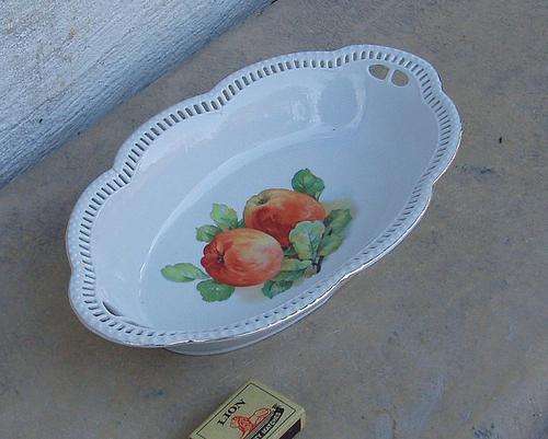 LARGE PORCELAIN BAVARIAN SCHUMANN~PIERECD SCOLLOPED~BREAD BASKET