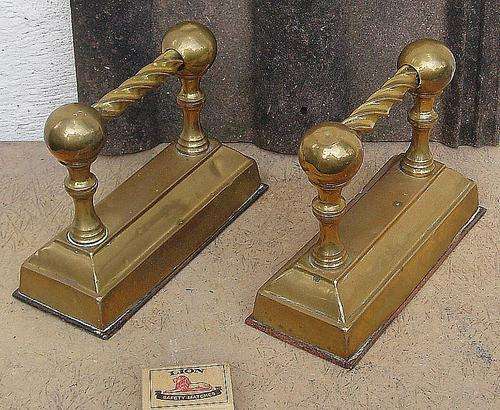 STUNNING ANTIQUE 19TH CENT BRASS FIRE DOGS~TWIST SUPPORT RODS~CAST IRON BASE