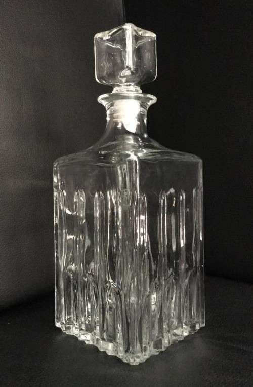 ITALIAN GLASS DECANTER