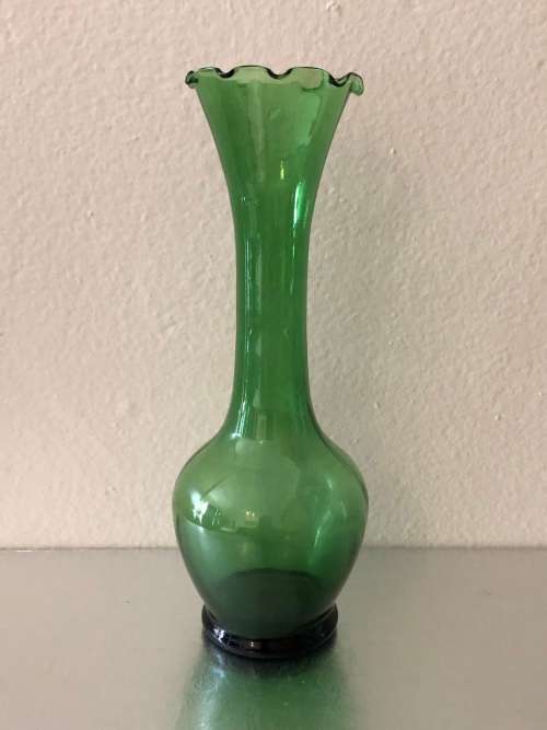 EMERALD GREEN GLASS VASE