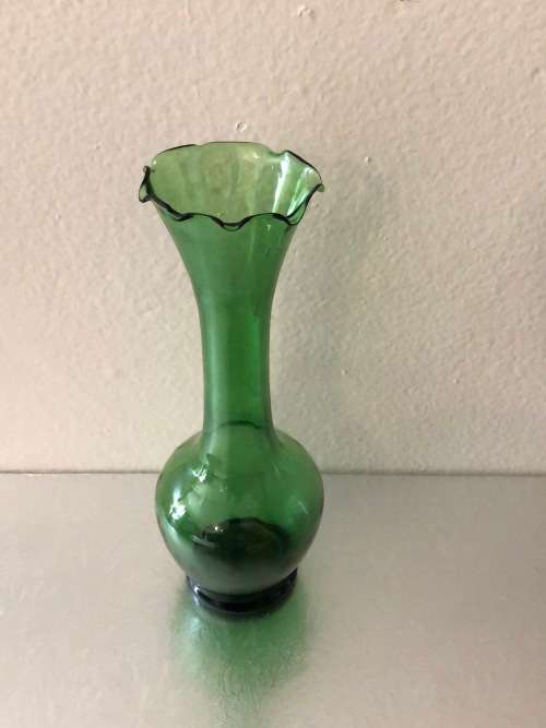 EMERALD GREEN GLASS VASE