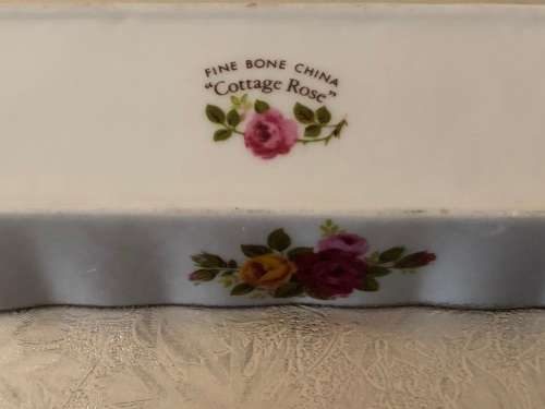 FINE BONE CHINA `COTTAGE ROSE` TRAY
