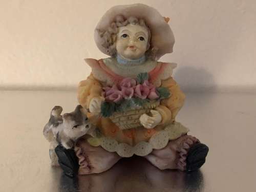 BEAUTIFUL PAIR OF UNGLAZED CERAMIC VINTAGE GIRLS