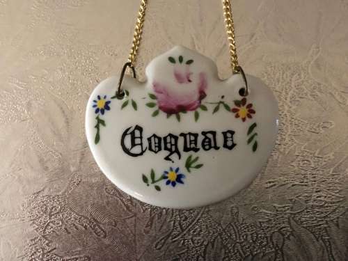 PORCELAIN CERAMIC COGNAC DECANTER LABEL WITH GOLD CHAIN