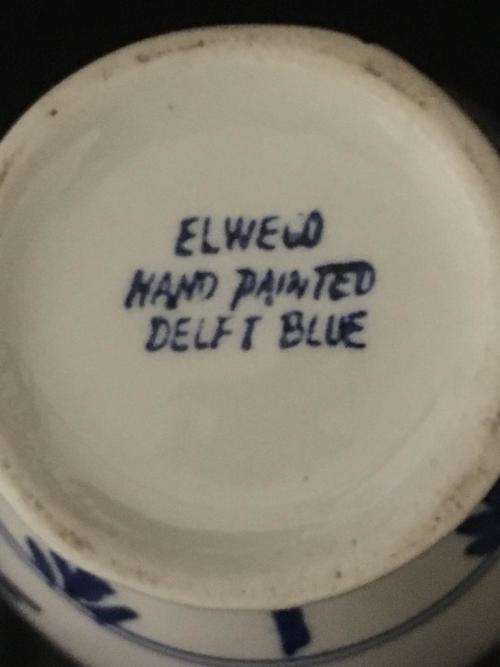 ELWECO HAND PAINTED DELFT BLUE VASE