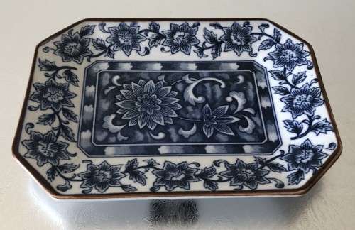 GENUINE IMPERIAL IMARI PLATE WITH LABEL