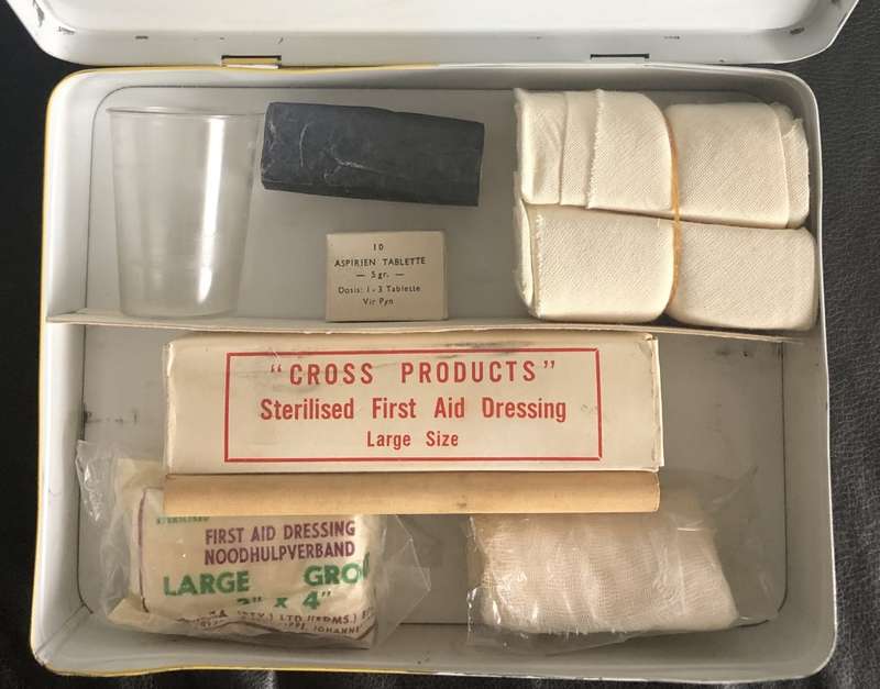 VINTAGE SOUTH AFRICAN AA AUTOMOBILE ASSOCIATION FIRST AID KIT IN TIN WITH CONTENTS
