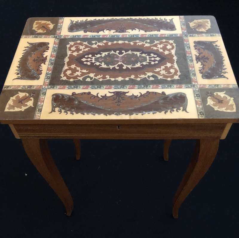 VINTAGE RARE ITALIAN INLAID MARQUETRY FLORENTINE MUSIC BOX SIDE TABLE