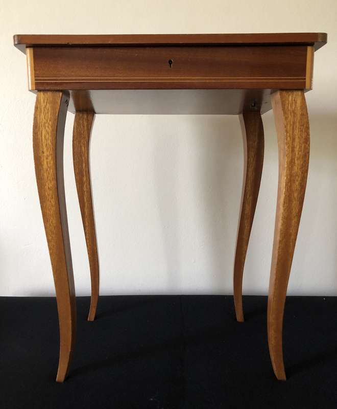 VINTAGE RARE ITALIAN INLAID MARQUETRY FLORENTINE MUSIC BOX SIDE TABLE