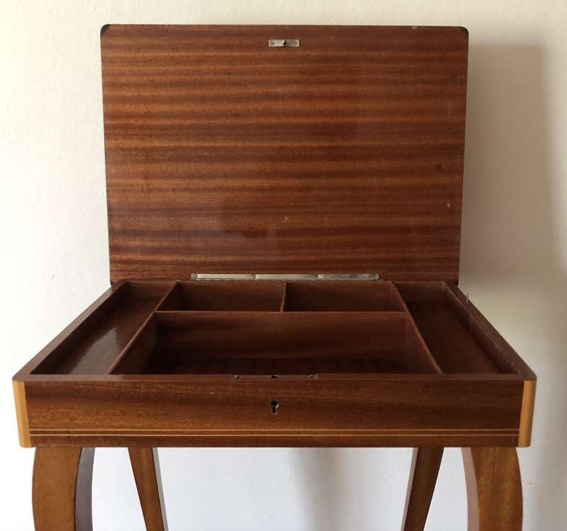 VINTAGE RARE ITALIAN INLAID MARQUETRY FLORENTINE MUSIC BOX SIDE TABLE