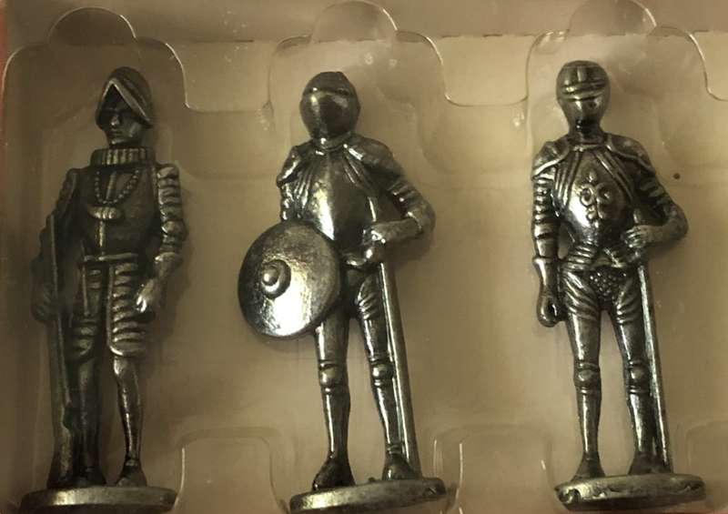WESTAIR - WARWICK CASTLE- SET OF 5 PEWTER KNIGHTS IN ARMOUR - NEW STILL IN UNOPENED BOX